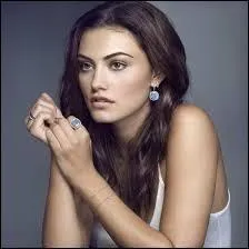 Phoebe Tonkin, quelle est sa première série ?
