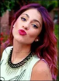 De quelle couleur seront les cheveux de Violetta ?