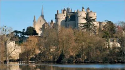 Quel cours d'eau ne coule pas en Maine-et-Loire ?