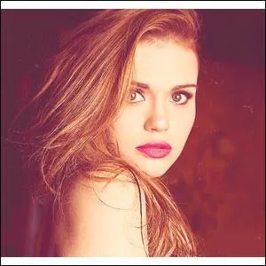 Lydia est, en particulier, ...