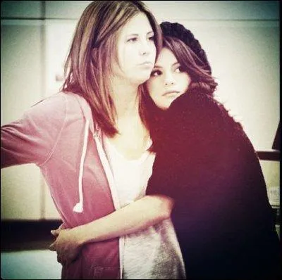 Comment s'appelle sa mère ?