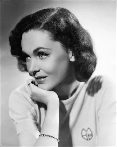 En 1942, elle demanda à la MGM (Metro Goldwyn Mayer) de pouvoir rompre son contrat avec cette dernière. Quelle en est la raison  ?