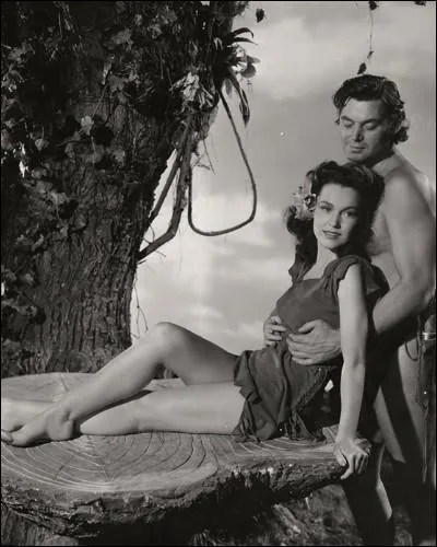 Dans combien de films incarne-t-elle Jane auprès de Johnny Weissmuller  ?