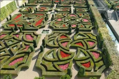Le château de Villandry est connu pour la beauté de ses jardins, mais dans quel département est-il situé ?