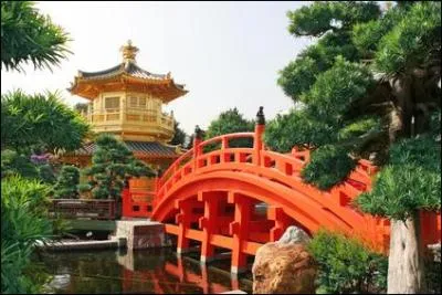 Quel est le premier écrivain asiatique à siéger à l'académie française et pour qui la langue française est un ravissement ?