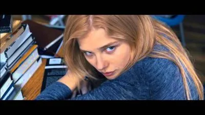 Comment voit-elle pour la première fois ses pouvoirs ?