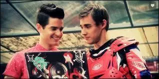 De qui la fille du maire tombe-t-elle amoureuse ?