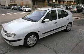 Cette Renault est une...