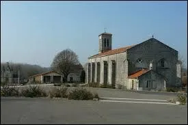 Je me trouve à Vernoux-en-Gâtine. Commune Deux-Sévrienne, elle se situe en région ...