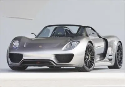 Le prix de cette Porsche 918 Spyder V8 4.6i 887 BVA Pack Weissach neuve est