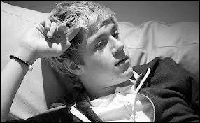 Niall Horan mesure :