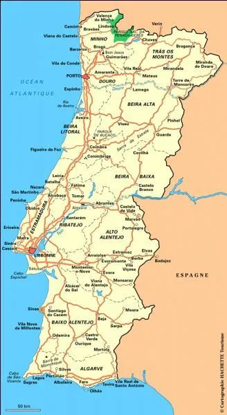 Mon premier peut être animal ou créé par l'homme.
Mon second est un pronom personnel.
Mon troisième est la première syllabe de "galopin".
Mon tout est le pays natal du roi du Real.