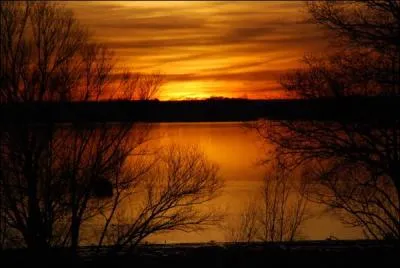 Quel département ne touche pas celui de l'Aube ?