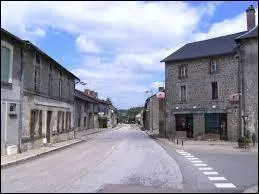 Nous traversons la commune limousine de Sauviat-sur-Vige. Nous sommes dans le département ...