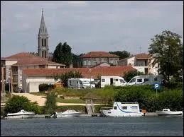 Le village Lot-et-Garonnais de Saint-Sylvestre-sur-Lot se situe en région ...