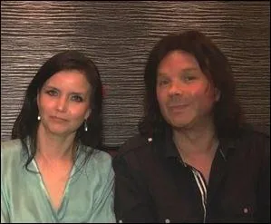 Tone Norum, la sur de John, est aussi connue en Suède car :