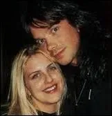 De quelle nationalité était la guitariste Michelle Meldrum, l'ancienne épouse de John Norum qui mourut tragiquement en 2008 d'un accident cérébral ?