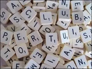 Complétez : [...] nous décidions, nous devons en tenir informés nos amis.