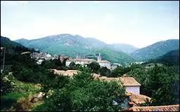 Voici une vue de la commune Gardoise de Bréau-et-Salagosse. Elle se situe en région ...