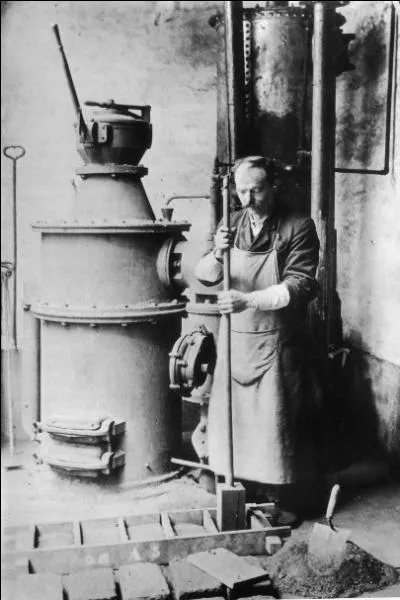 Monsieur Fabrice fabrique, fait, façonne et bricole briques et briquettes : quelle est sa profession (une fois), quelle est sa profession (de foi) ?