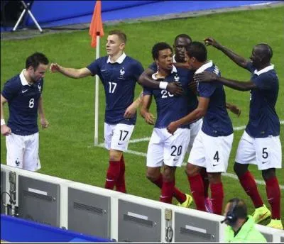 Les footballeurs français battent l'Espagne 1-0 ! Enfin ! Cela faisait quelques années que ce n'était pas arrivé ! Combien au juste ?