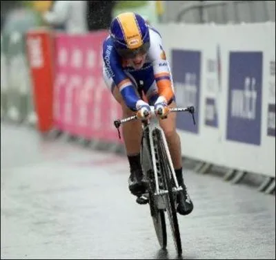 Lors des championnats du monde de cyclisme, Pauline Ferrand-Prévot fait une fin de course extraordinaire et termine sur le podium à la :