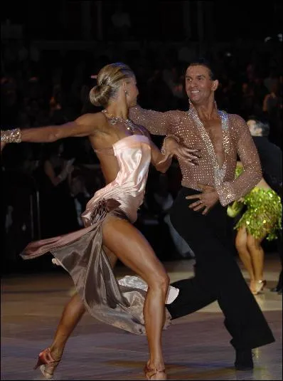 Qui chantait "Y a d'la rumba dans l'air" ?