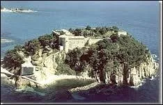 Pour visiter le Fort de Brégançon, rendez-vous dans le département ...