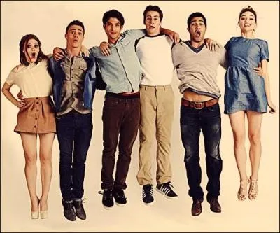 Qui est dans la meute de Derek ?