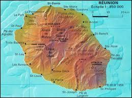Le piton de la Fournaise est un volcan de l'île de La Réunion (je me fais un kiff car je vis à La Réunion).