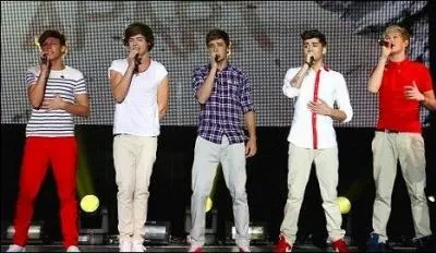 Quelle a t la premire tourne du groupe ?