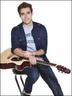 Quelle chanson est chantée par les garçons ?