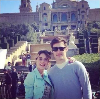 Quelle chanson a été composée par Leon et Vilù ?