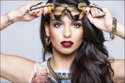 En hébreu, son prénom (Tal) veut dire quoi ?