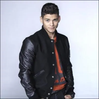 Comment s'appelle ce candidat ?