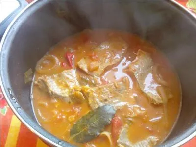 Combien de temps ferez-vous cuire ces darnes de poisson dans un court-bouillon ?