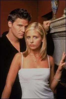 Dans quel épisode Angel donne-t-il l'anneau de Claddagh à Buffy ?