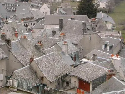 Aveyron. Couteau. Fromage !