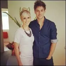 Où a-t-elle travaillé depuis très jeune ?