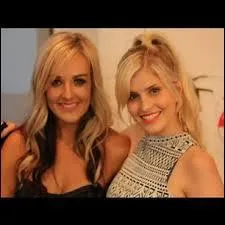 Combien de singles a-t-elle sortis en 2013 ?