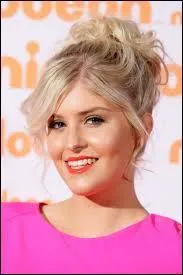 Quel est son nom de "scène" ?