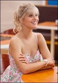 En quelle année, cette jeune blonde est-elle née ?