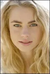 De qui le personnage de Lyla tombe-t-elle amoureuse ?