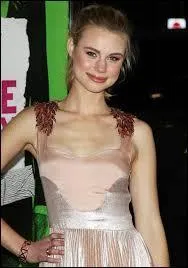 Jeune, elle a participé à un concours, lequel ?