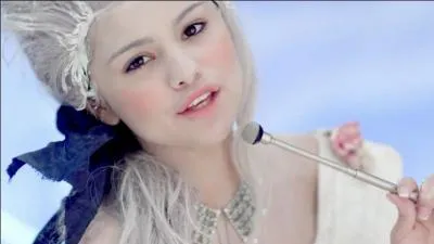 Comment s'appelle la chanson de ce clip ?