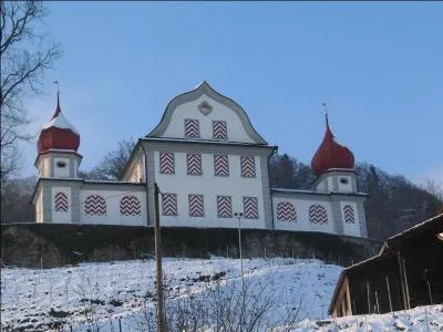 Plus loin, on passe le Brunig pour arriver au chef-lieu du demi-canton d'Obwald. Où sommes-nous ?