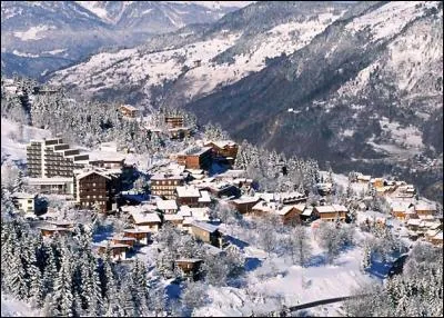 Quelle est cette station de Savoie située dans la vallée de la Tarentaise ?