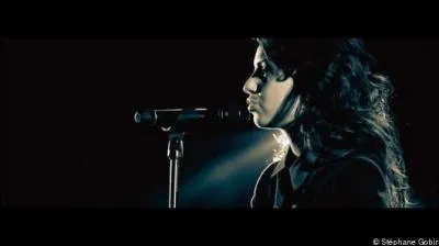 De quels instruments joue-t-elle ?