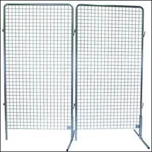 Lequel de ces jours voit la grille des écoles fermée ?