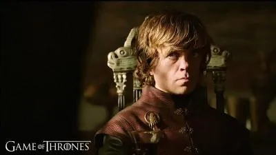 Lorsque Tyrion est main du roi, qui sont les trois personnes qu'il suspecte de trahison ?
